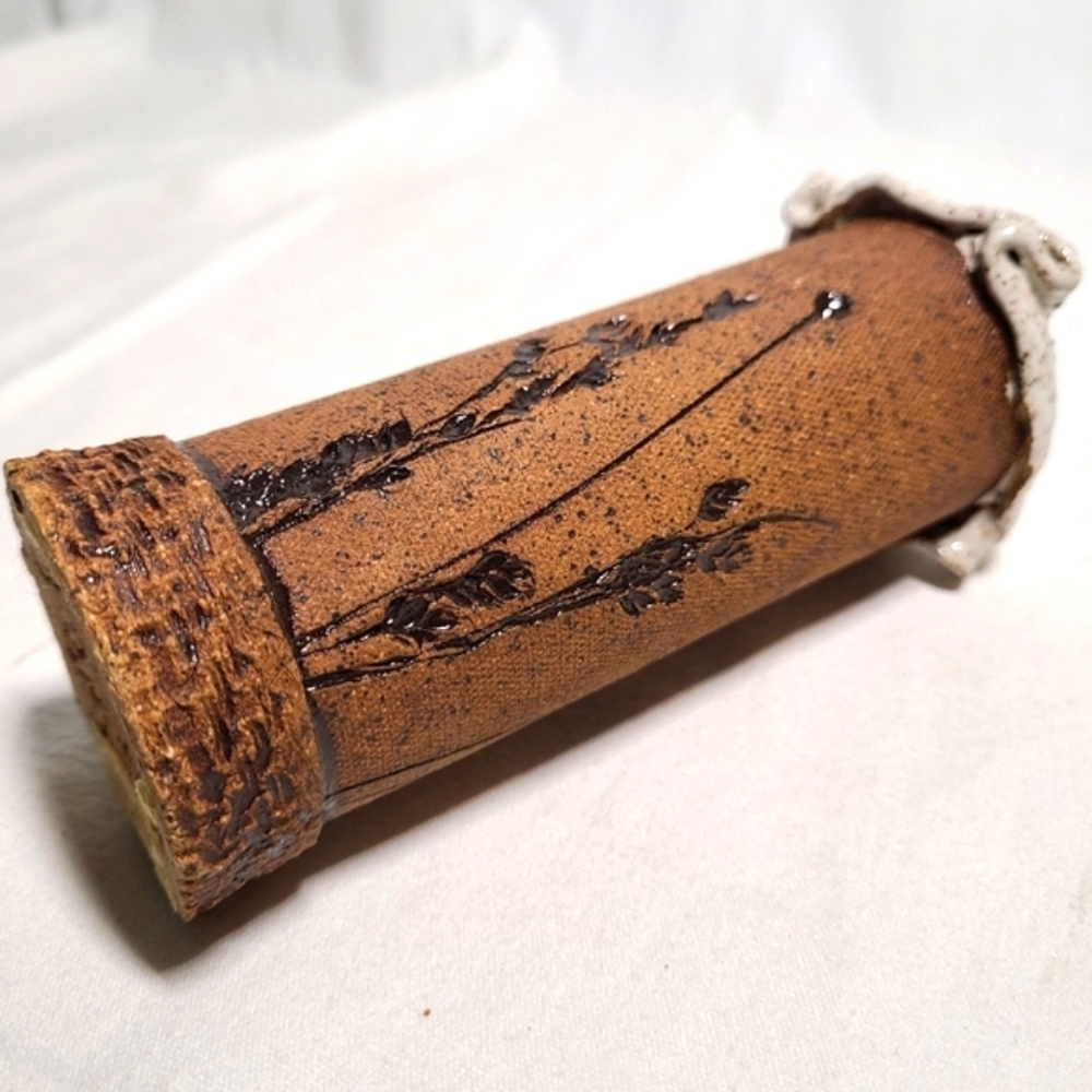 Vintage vase hand made pottery imprinted leaves 🍃 - Picture 7 of 13